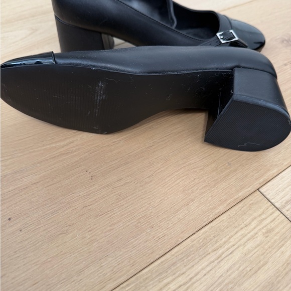 Steve Madden Eli Black Block Heel with patent tip - ankle strap - Picture 9 of 16